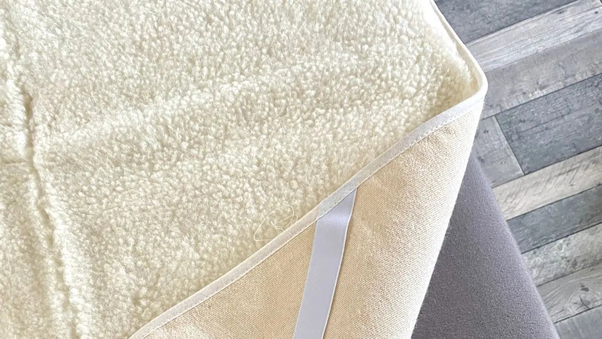 Les bienfaits du protège-matelas Sassoupi en laine vierge Lilinappy