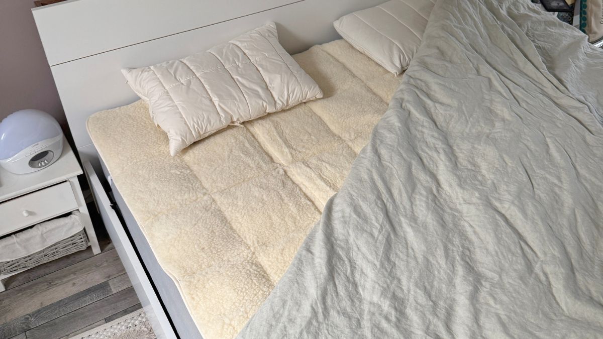 Dormir sur la laine : pourquoi est-ce si bon pour le sommeil ?