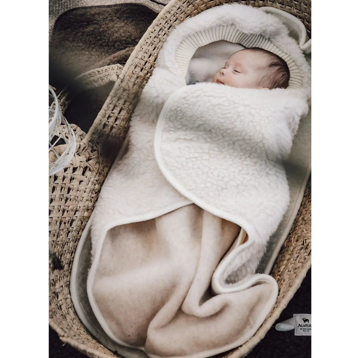Couverture d'emmaillotage en laine Alwero