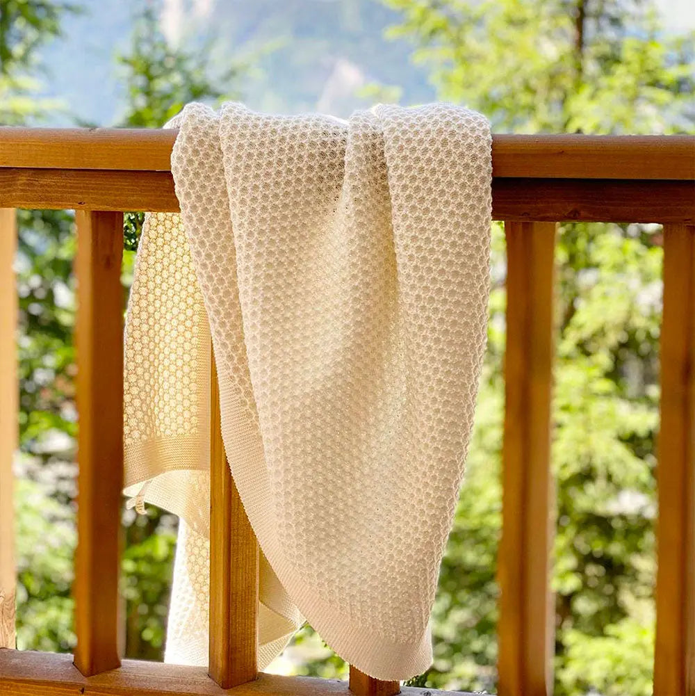 Couverture bébé nid d'abeilles en laine Disana - Soft pink - Lilinappy