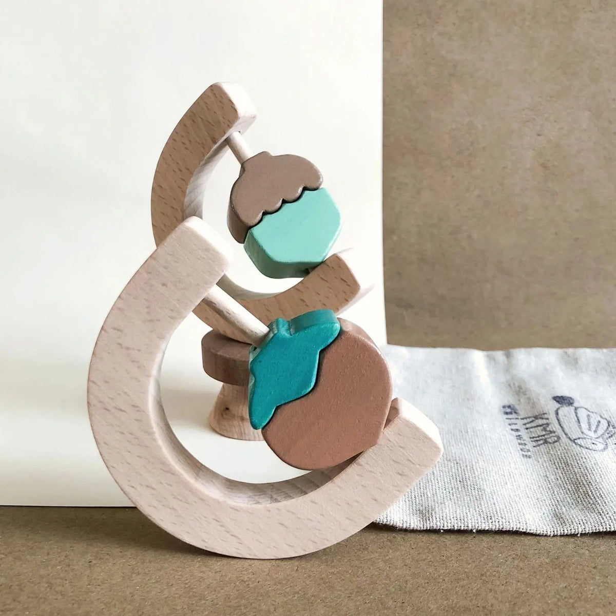 Hochet gland en bois pour bébé KMR Childwood