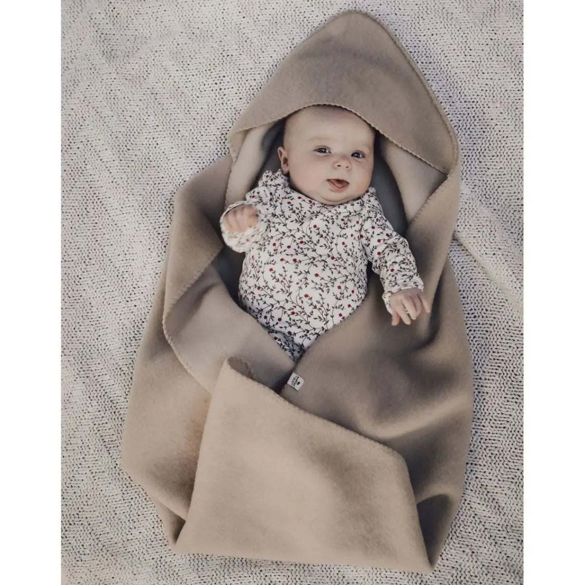 Couverture avec capuche en pure laine vierge Alwero - Lilinappy