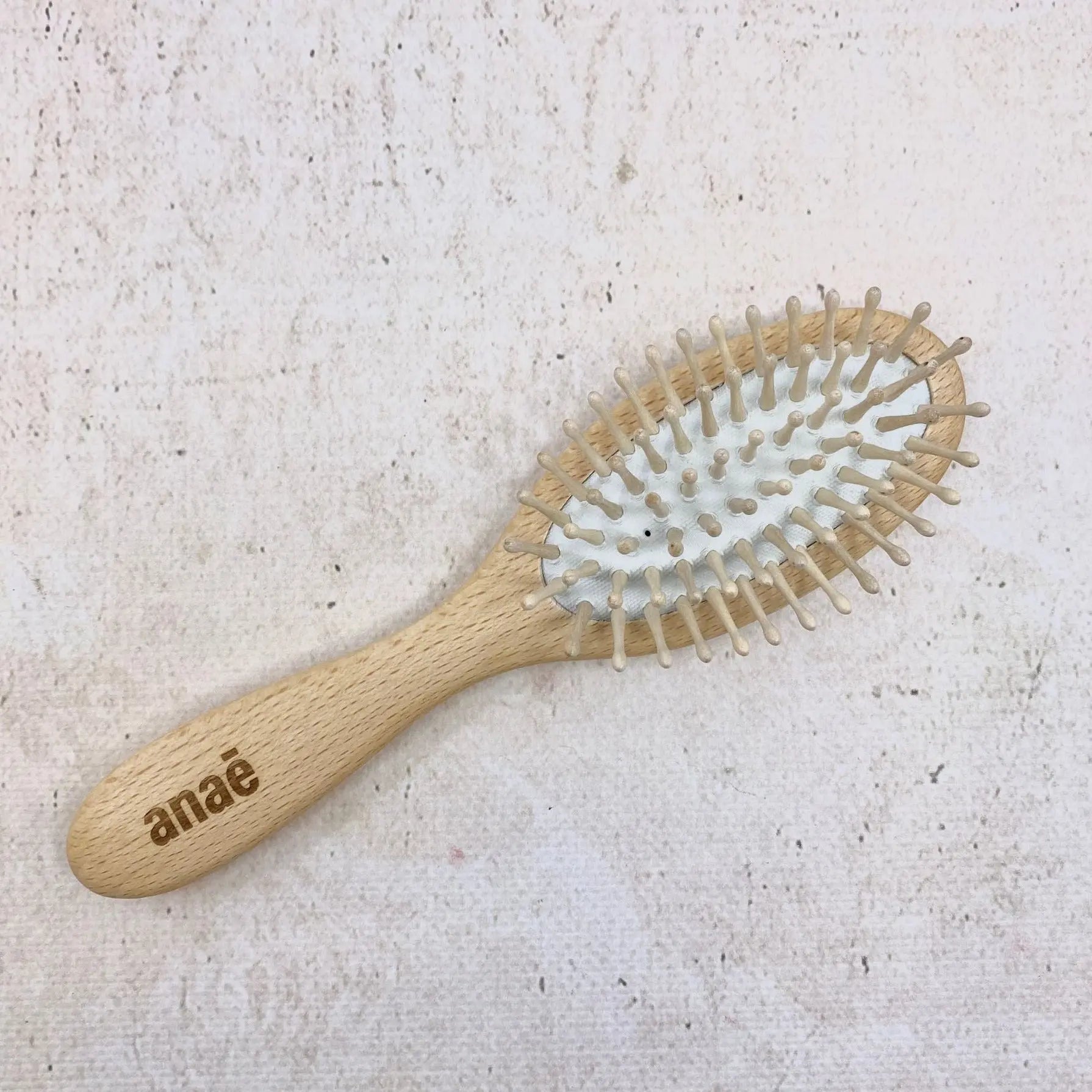 Brosse à cheveux à picots bois et hêtre ciré Anaé