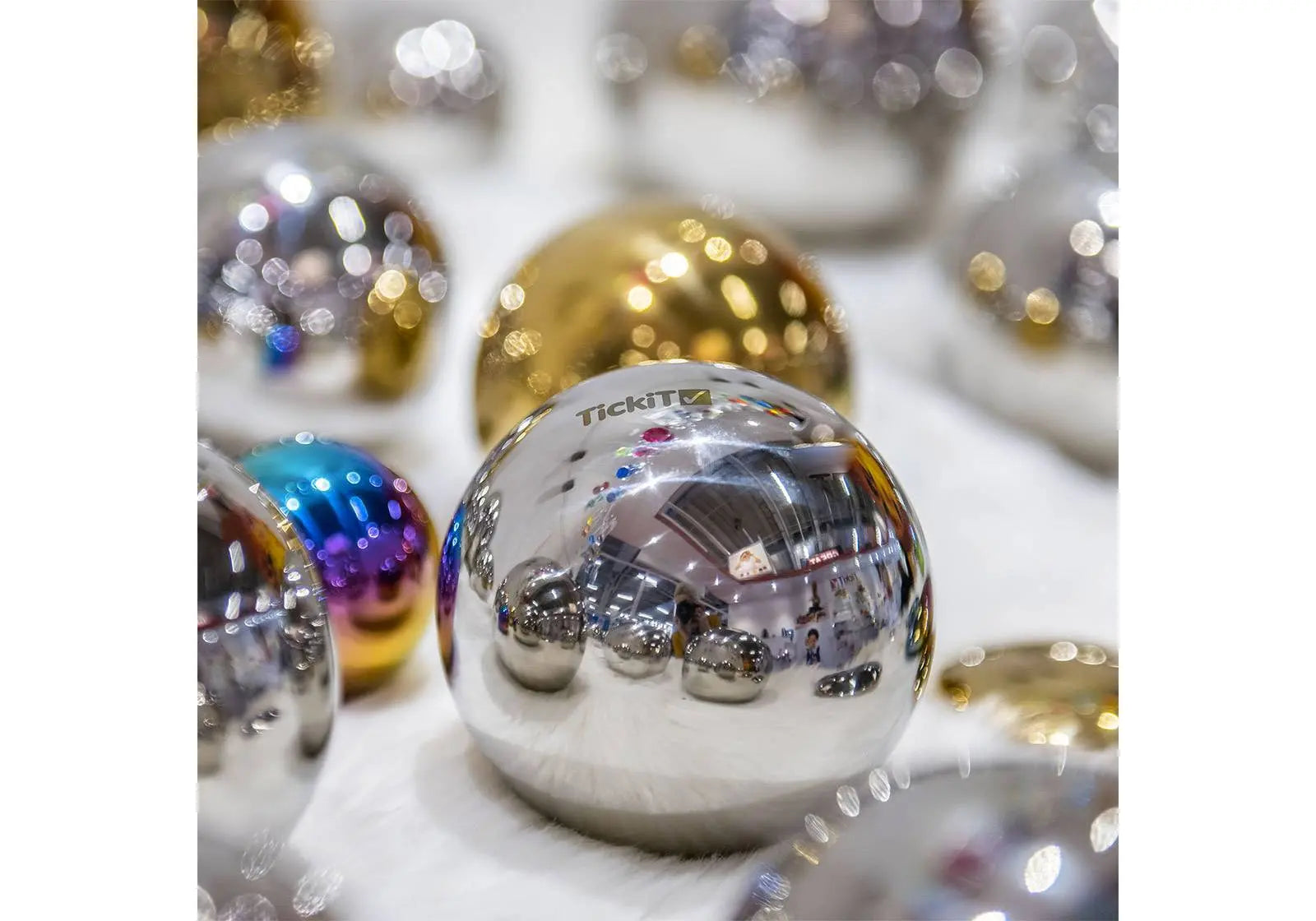 Balles argentées réfléchissantes sensorielles Tickit Tickit