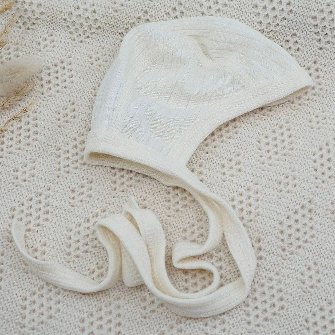 Bonnet en laine, soie et coton bio pour nourrissons Cosilana - Naturel