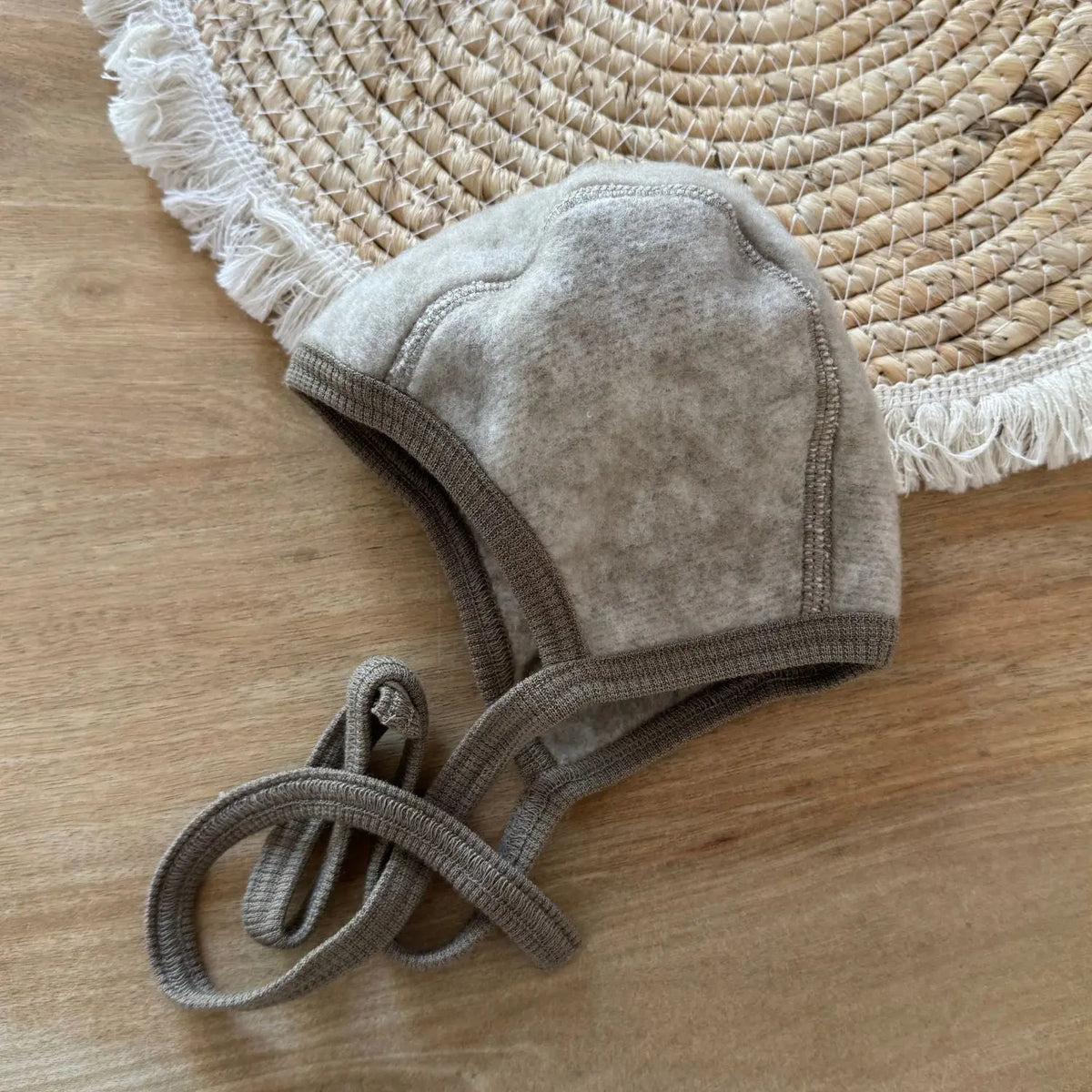 Bonnet bébé en polaire de laine & coton bio Cosilana – Latté