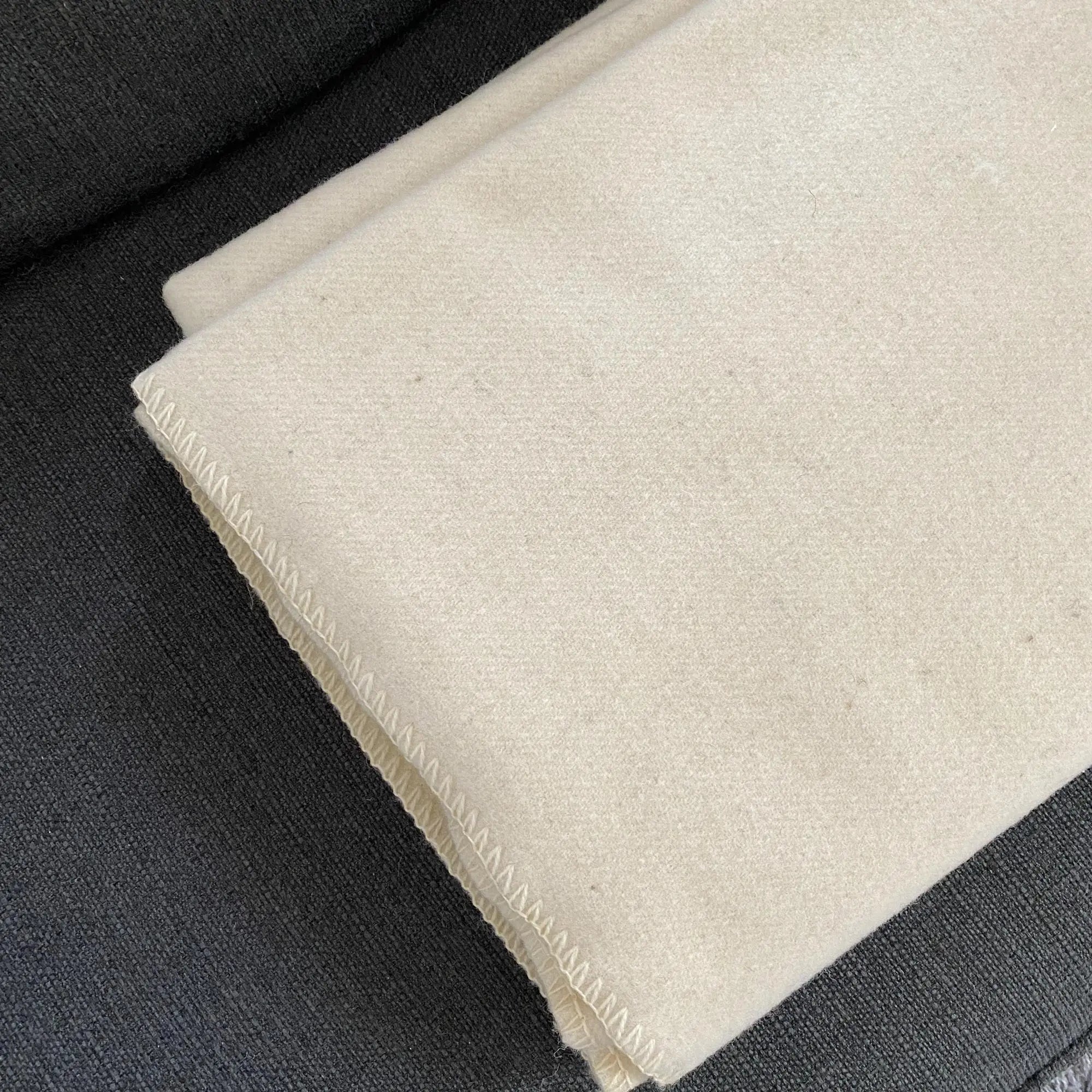 Couverture flanelle en laine vierge Sassoupi