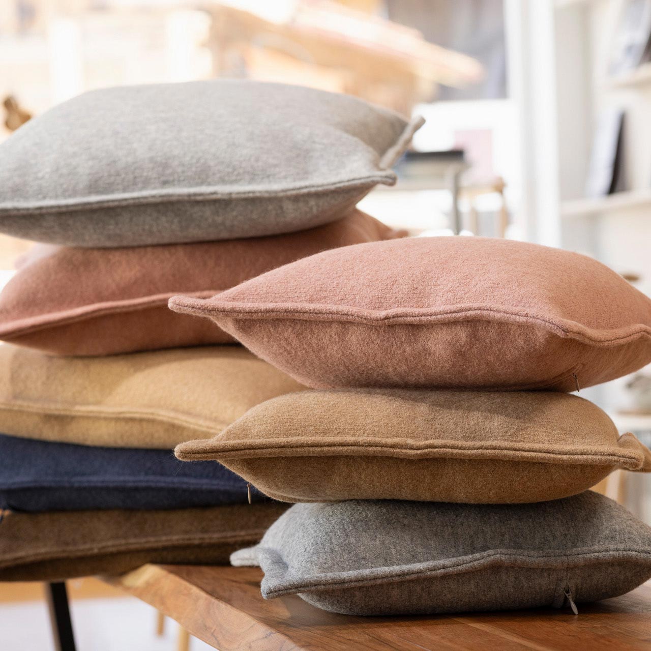 Housse de coussin en laine bouillie bio Disana