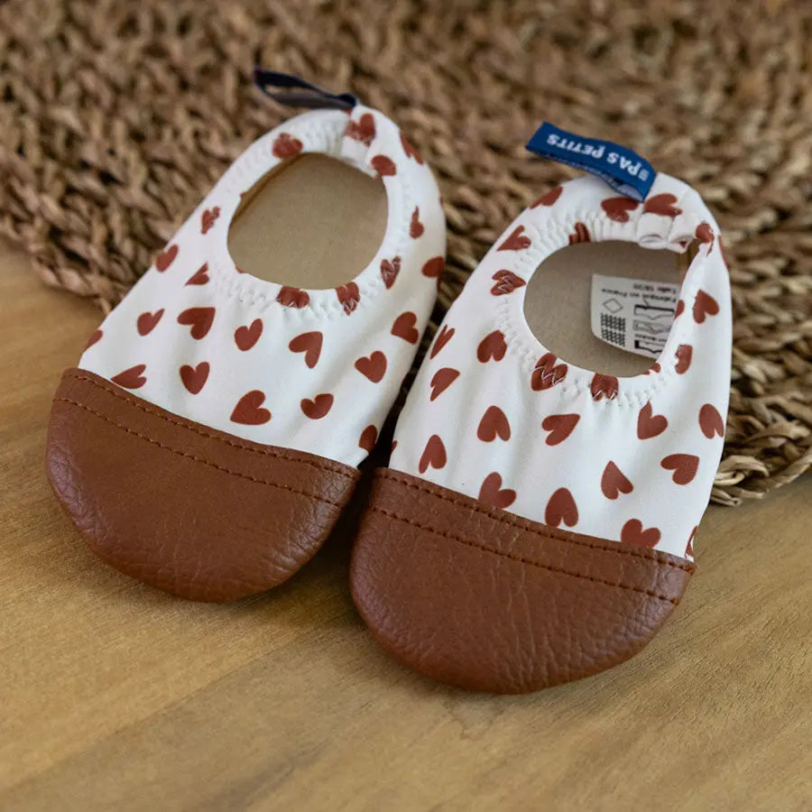 Chaussons souples pour l'été Les Pas Petits - Coeurs