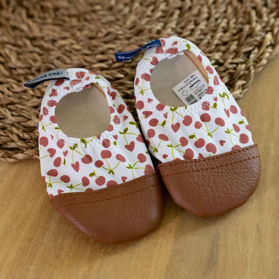 Chaussons souples pour l'été Les Pas Petit Cerise