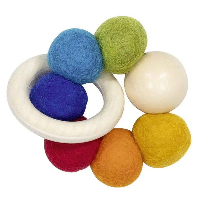 Hochet bébé en bois et laine – Arc-en-ciel Goki