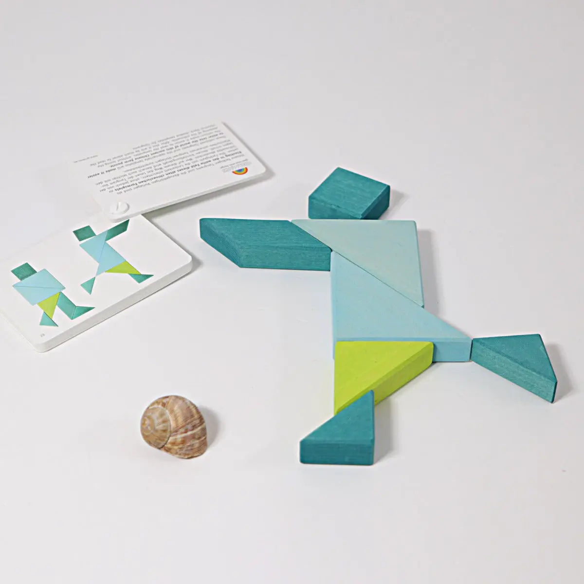 Tangram en bois turquoise Grimm's Grimms