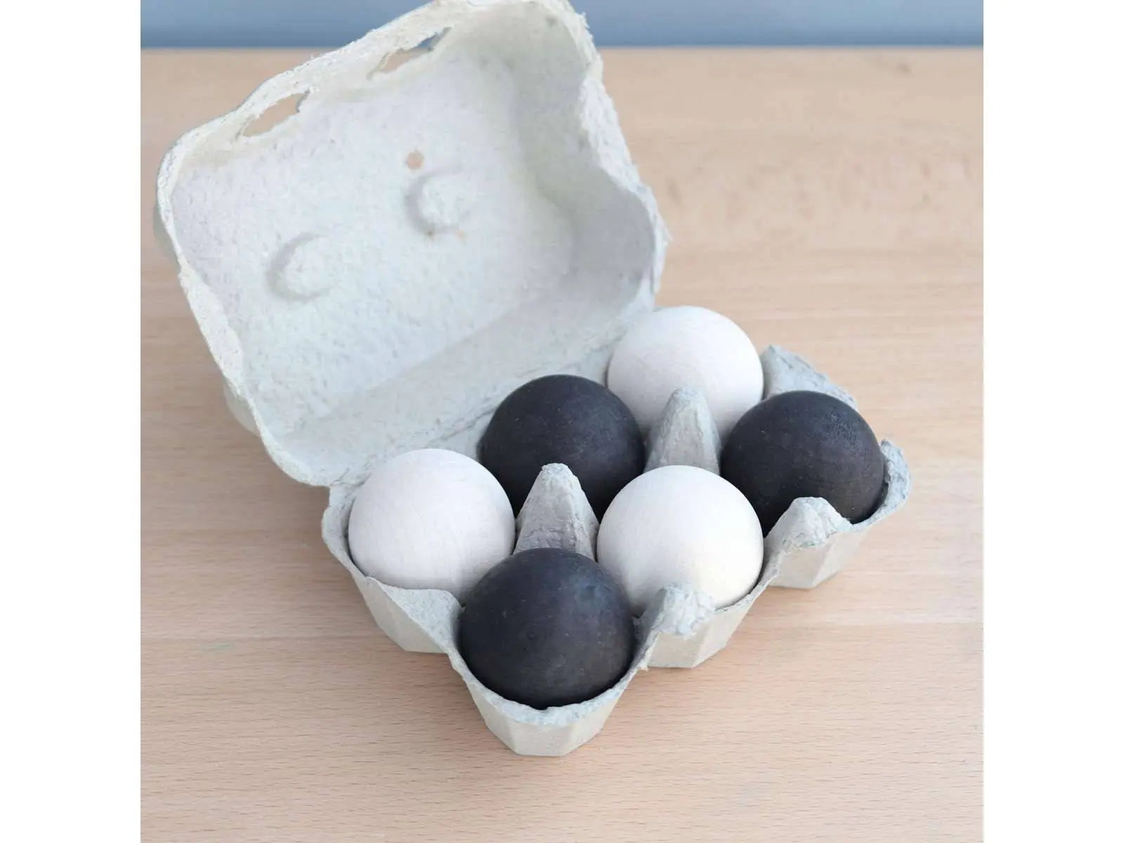 6 boules en bois monochrome Grimm's Grimms