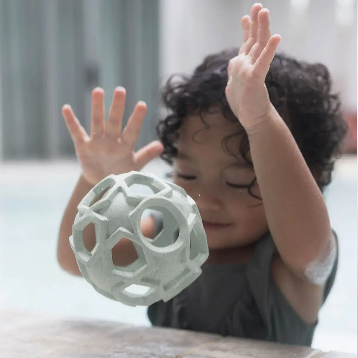Balle caoutchouc recyclé Star Ball Hévéa - bleu - Lilinappy