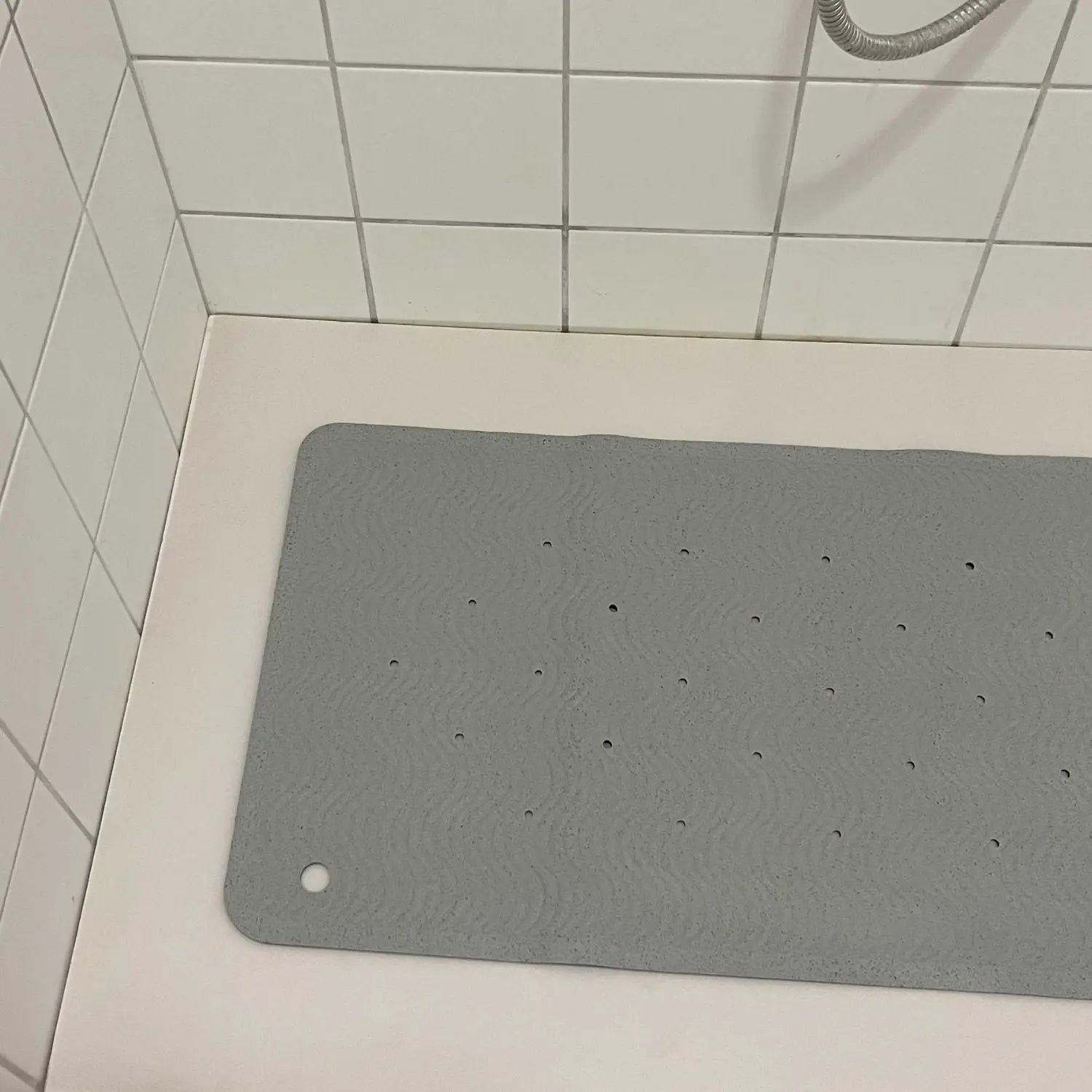 Tapis de bain en caoutchouc naturel Hevea 69x39cm Wave - Marbre