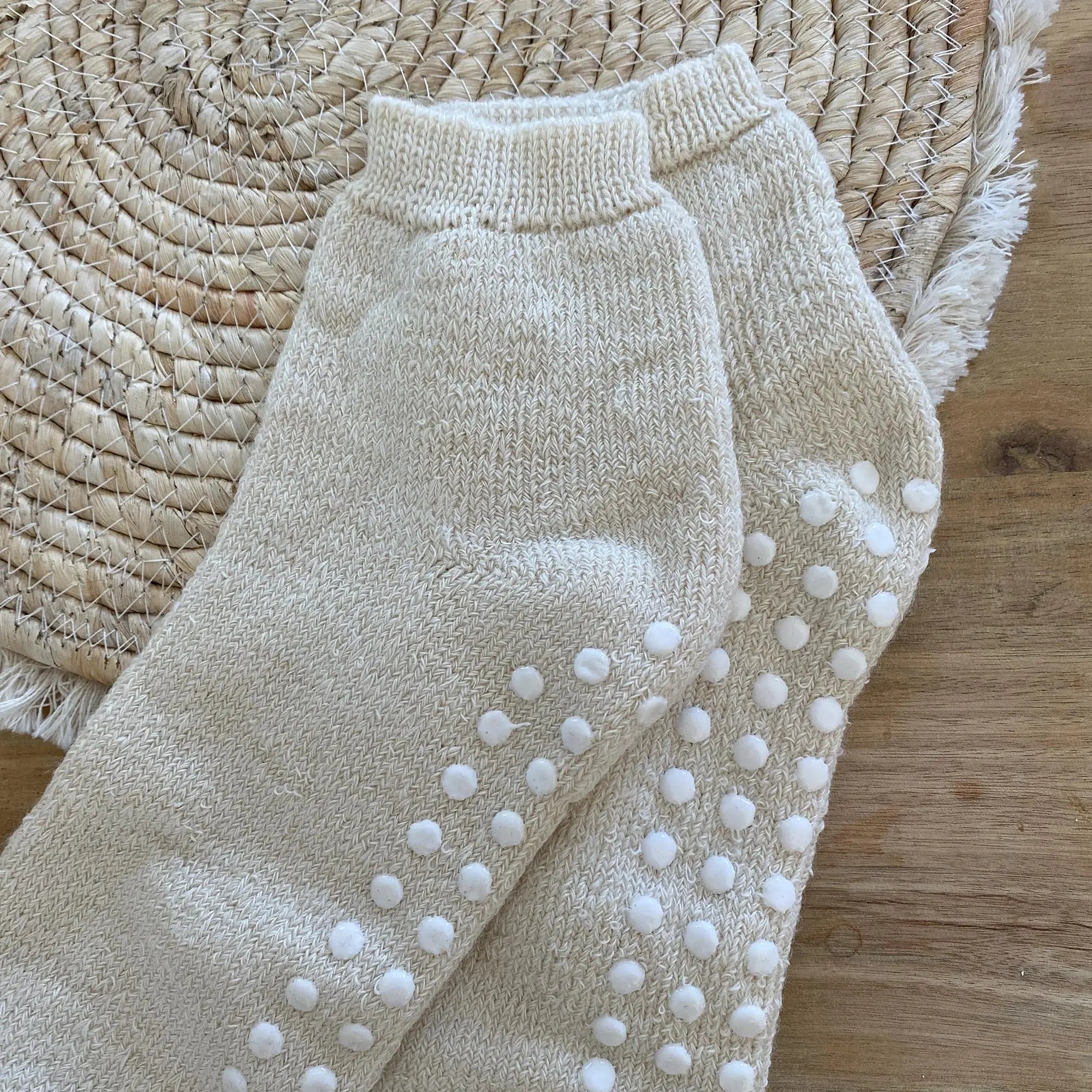 Chaussettes adulte laine et soie anti-dérapantes EliaYoga Hirsch Natur