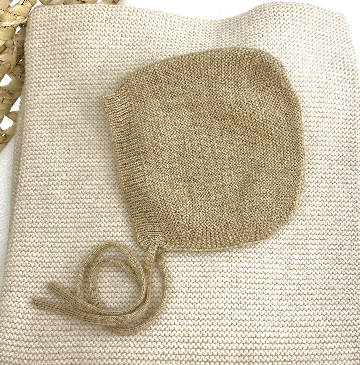 Bonnet en laine naissance HVID - Sable - Lilinappy