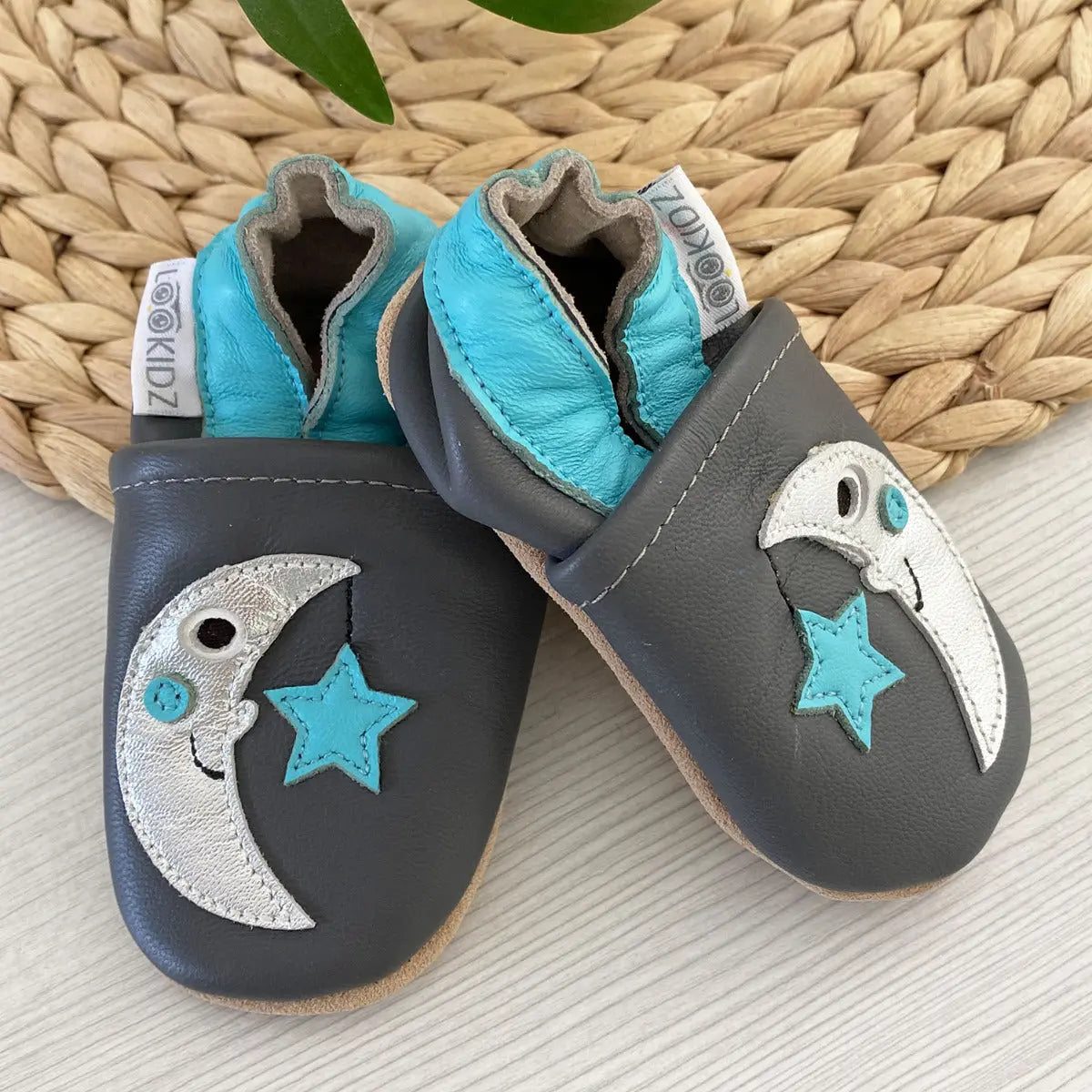 Chaussons en cuir Lookidz Lune fond gris