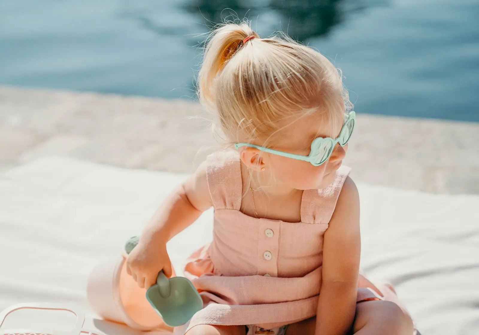 Lunettes de soleil Ourson KI ET LA - Vert amande - Lilinappy