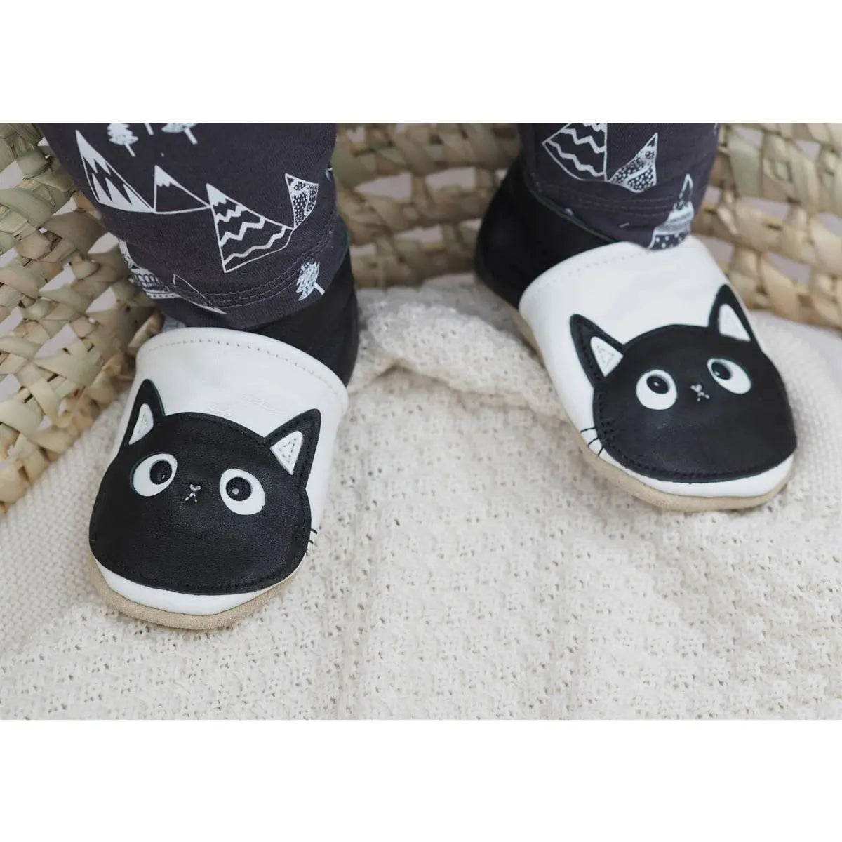 Chaussons en cuir souple Lookidz - Chat noir Lookidz
