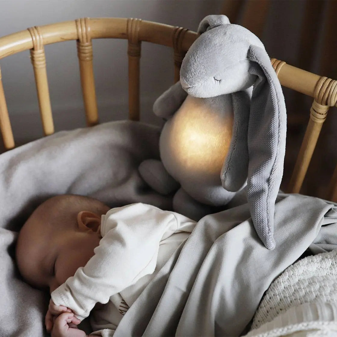 Peluche veilleuse musicale Moonie - Lapin magique gris - Lilinappy