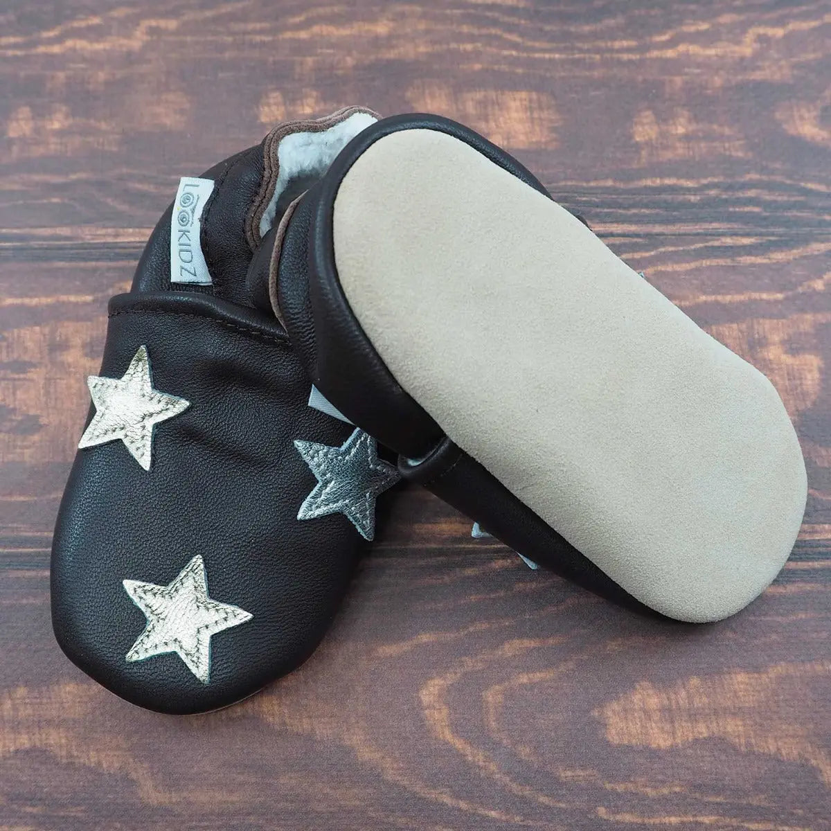 Chaussons en cuir souple fourrés Lookidz - Etoiles fond choco - Lilinappy