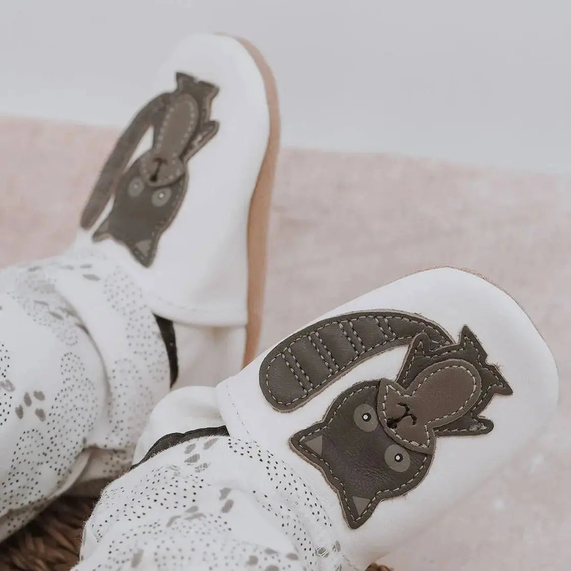 Chaussons en cuir souple Lookidz - Raton gris - Lilinappy