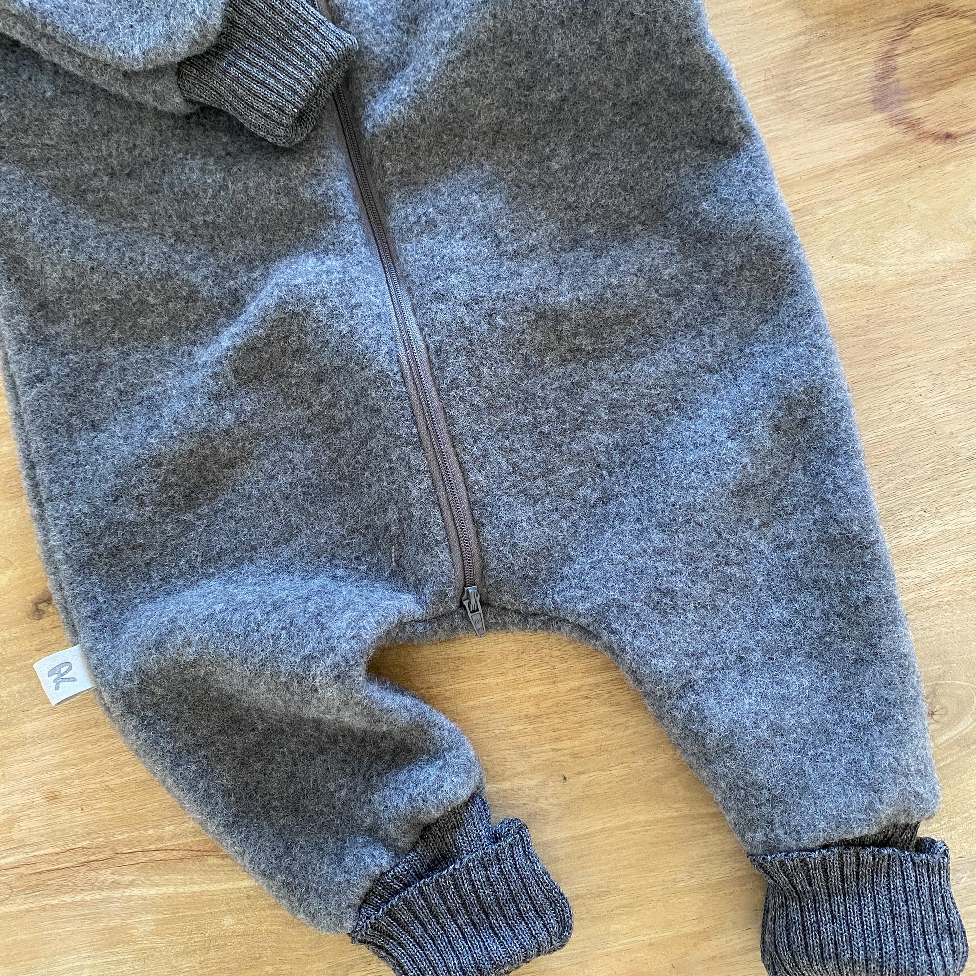 Combinaison de nuit bébé en polaire de laine bio Reiff - Gris Rock