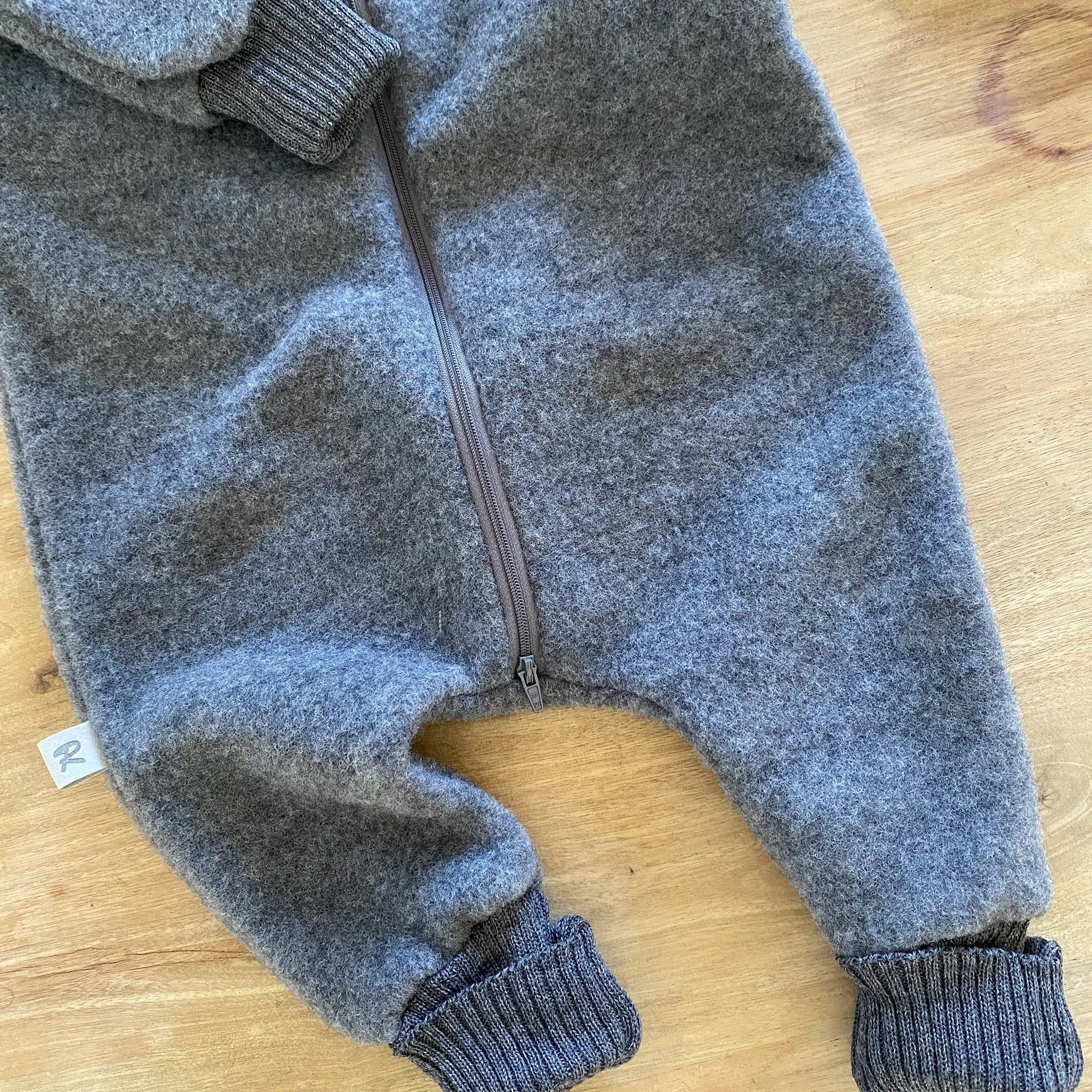 Combinaison de nuit bébé en polaire de laine bio Reiff - Gris Rock
