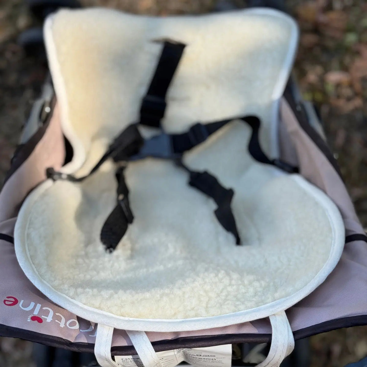 Assise universelle pour poussette & siège auto en laine Sassoupi - Naturel