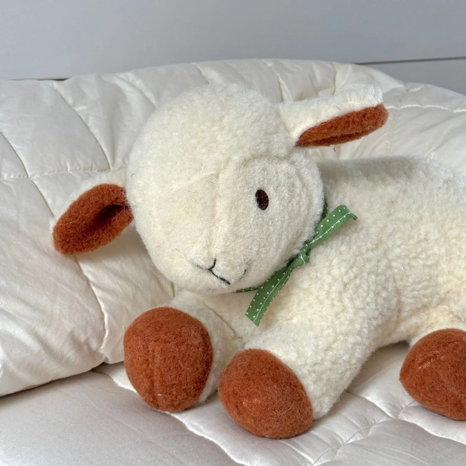 Grand mouton Sassoupi en laine vierge