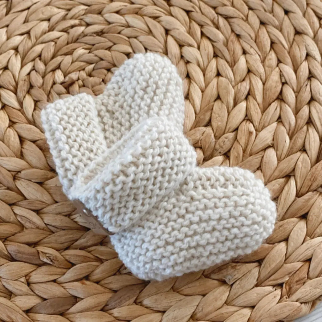 Chaussons tricotés à la main en laine SMA - Naturel | Lilinappy