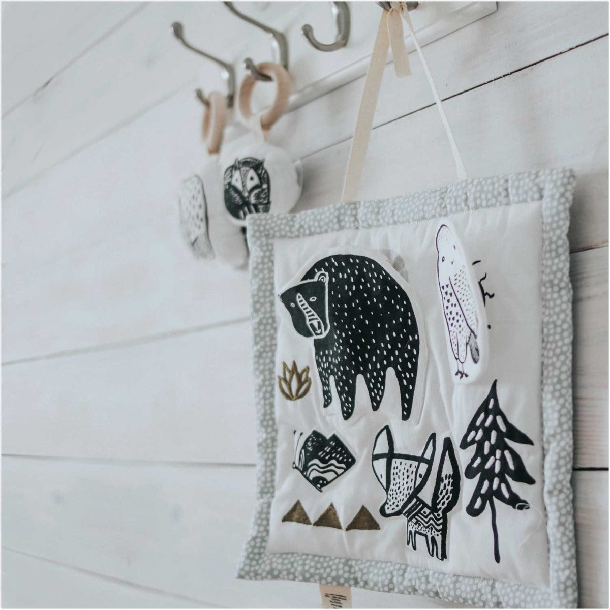 Petit tapis d'activité en coton bio Wee Gallery - Lilinappy