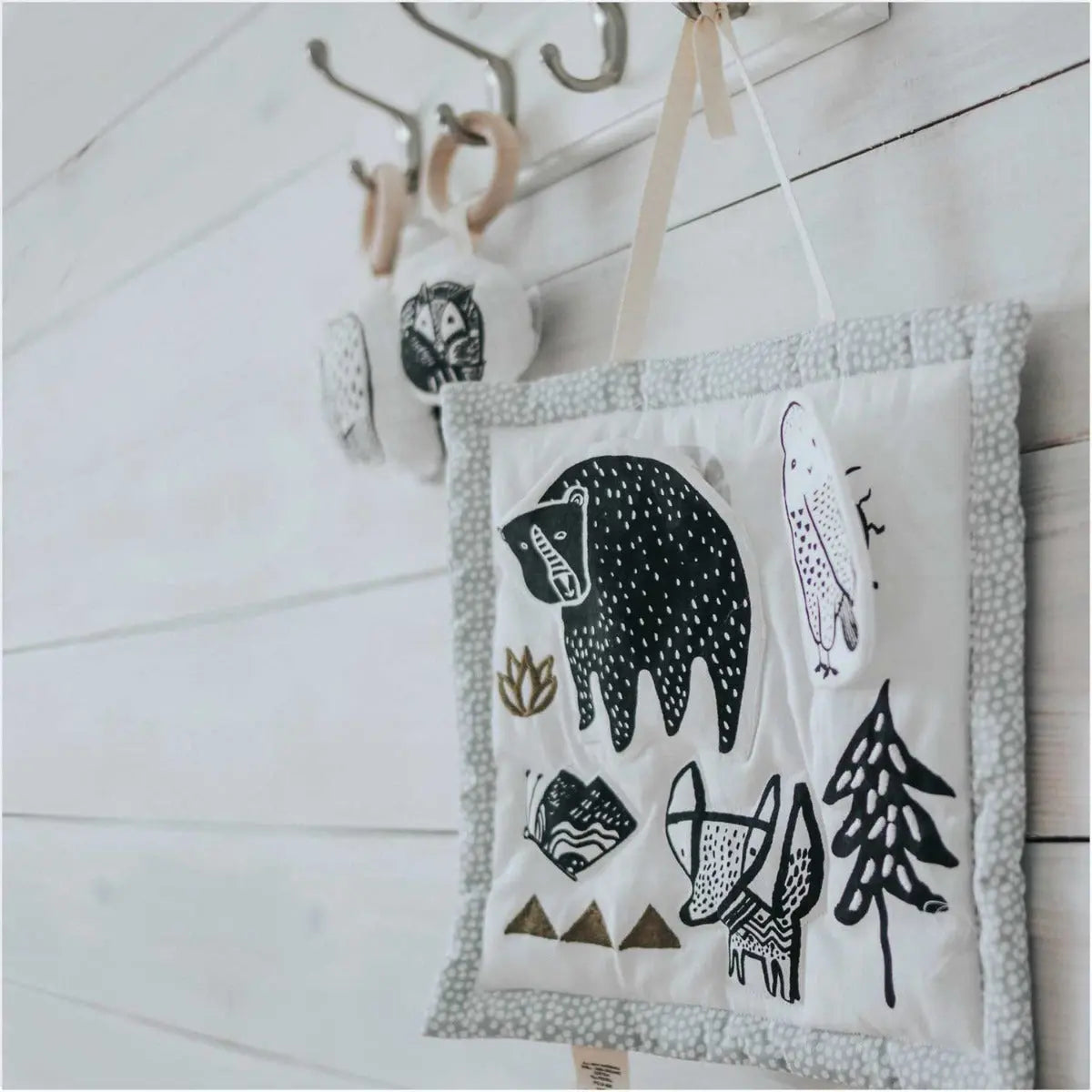 Petit tapis d'activité en coton bio Wee Gallery - Lilinappy