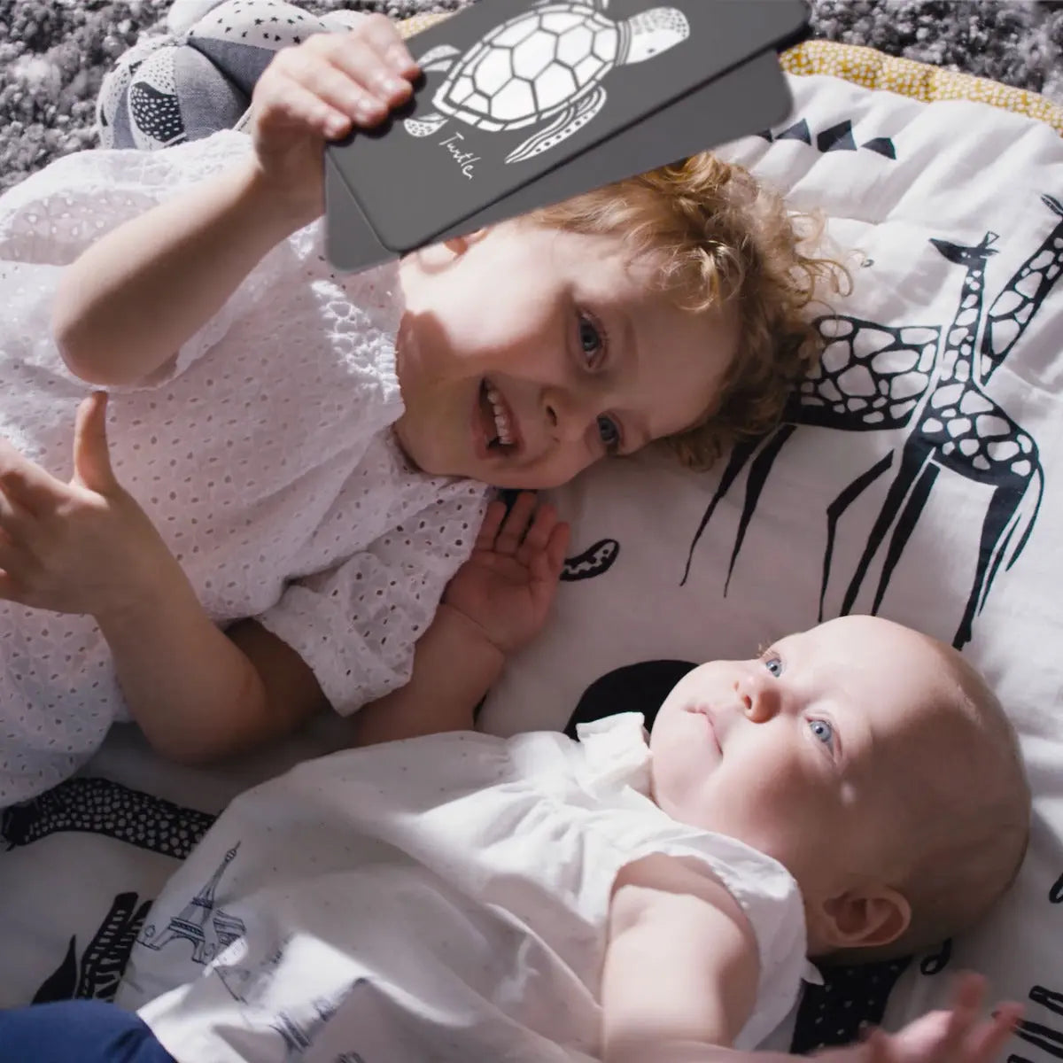 Cartes pour bébé en noir et blanc Wee Gallery - Océan - Lilinappy