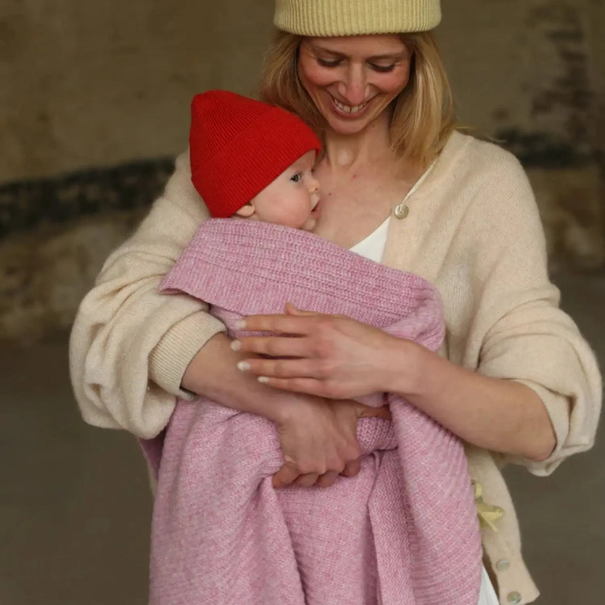 Couverture bébé Kiki en laine d’agneau mérinos Hvid – Rose Candy