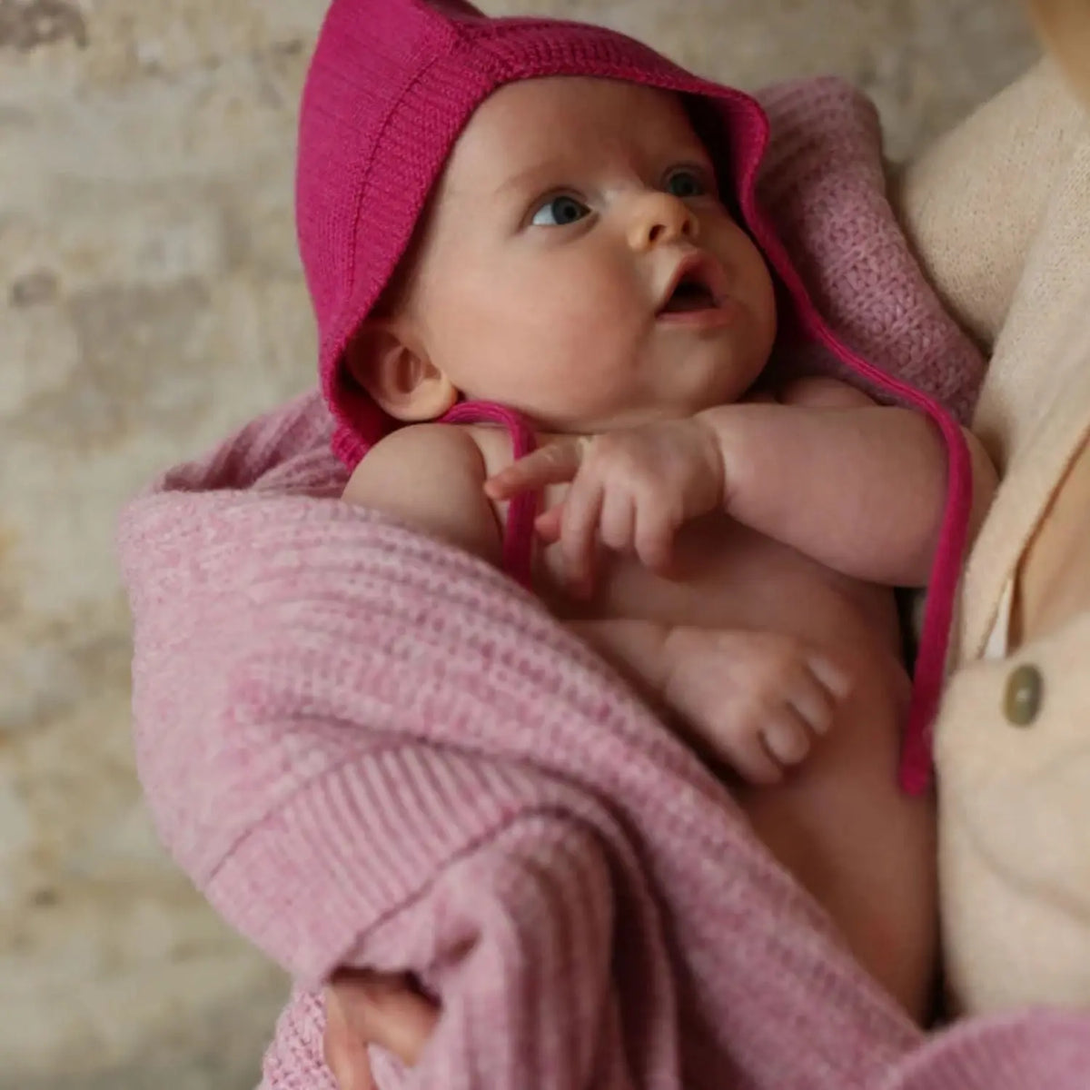 Couverture bébé Kiki en laine d’agneau mérinos Hvid – Rose Candy