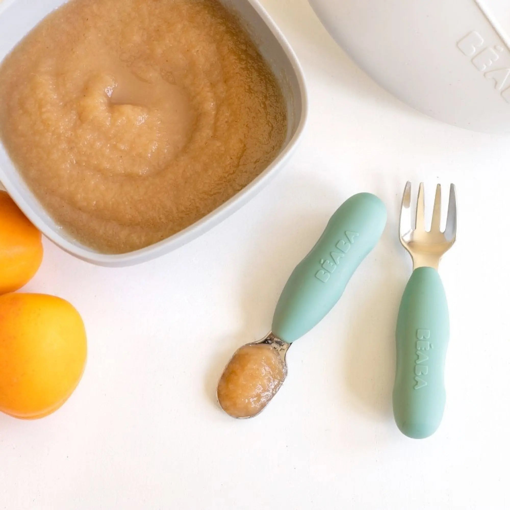 Lot de 2 pré-couverts d’apprentissage inox & silicone Béaba - Sage green 