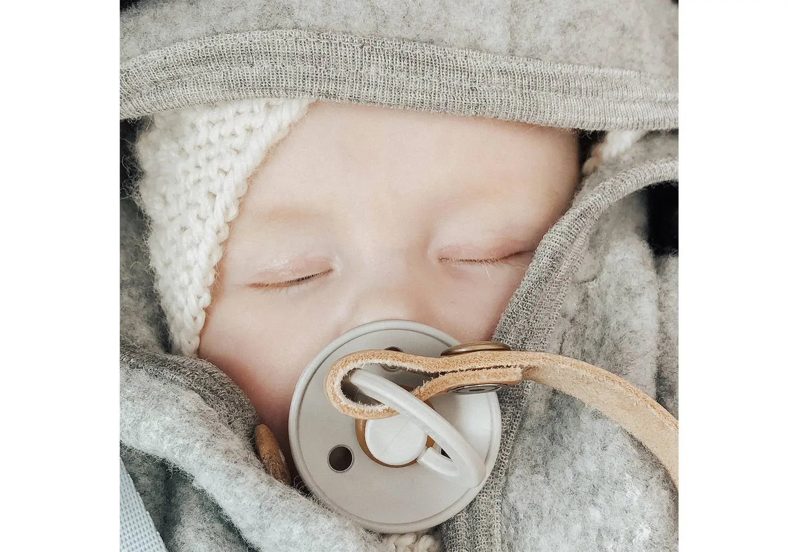 Tétine en caoutchouc naturel Bibs - Gris Nuage