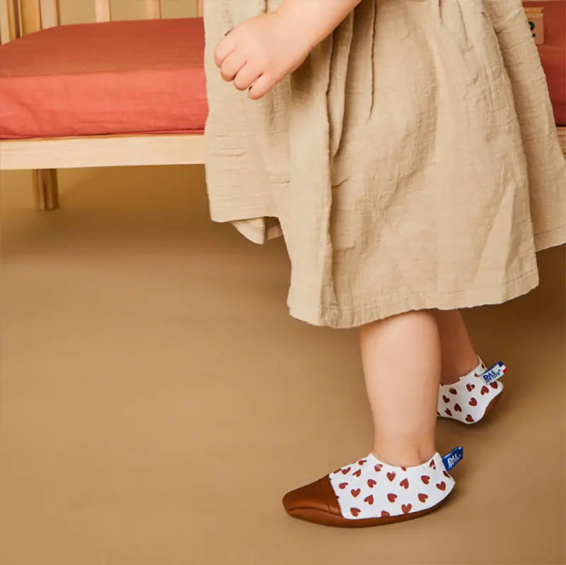 Chaussons souples pour l'été Les Pas Petits - Coeurs