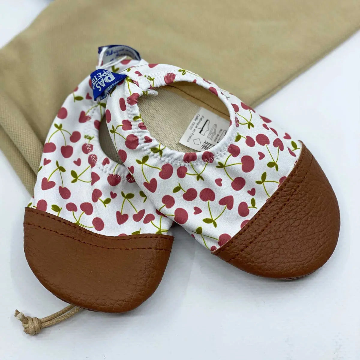 Chaussons souples pour l'été Les Pas Petit Cerise