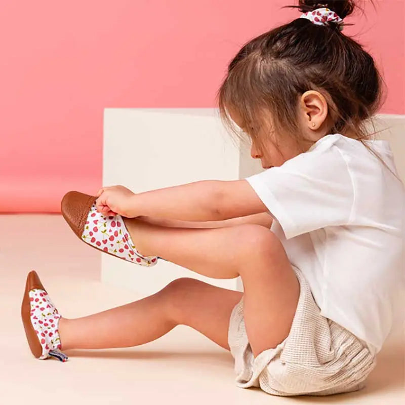 Chaussons souples pour l'été Les Pas Petits - Cerise 