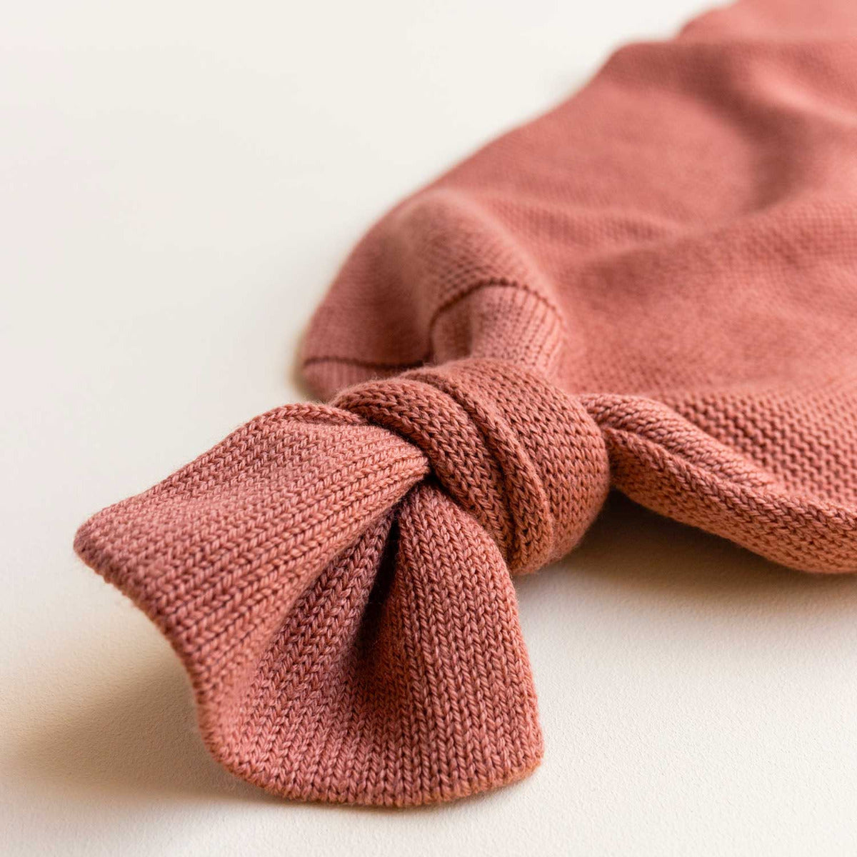 Cocon d'emmaillotage en laine mérinos HVID - Brique - Lilinappy