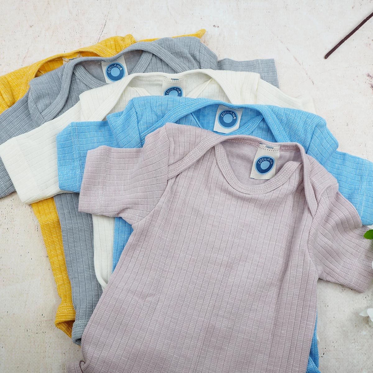 Zoom sur le tissu laine, soie et coton bio