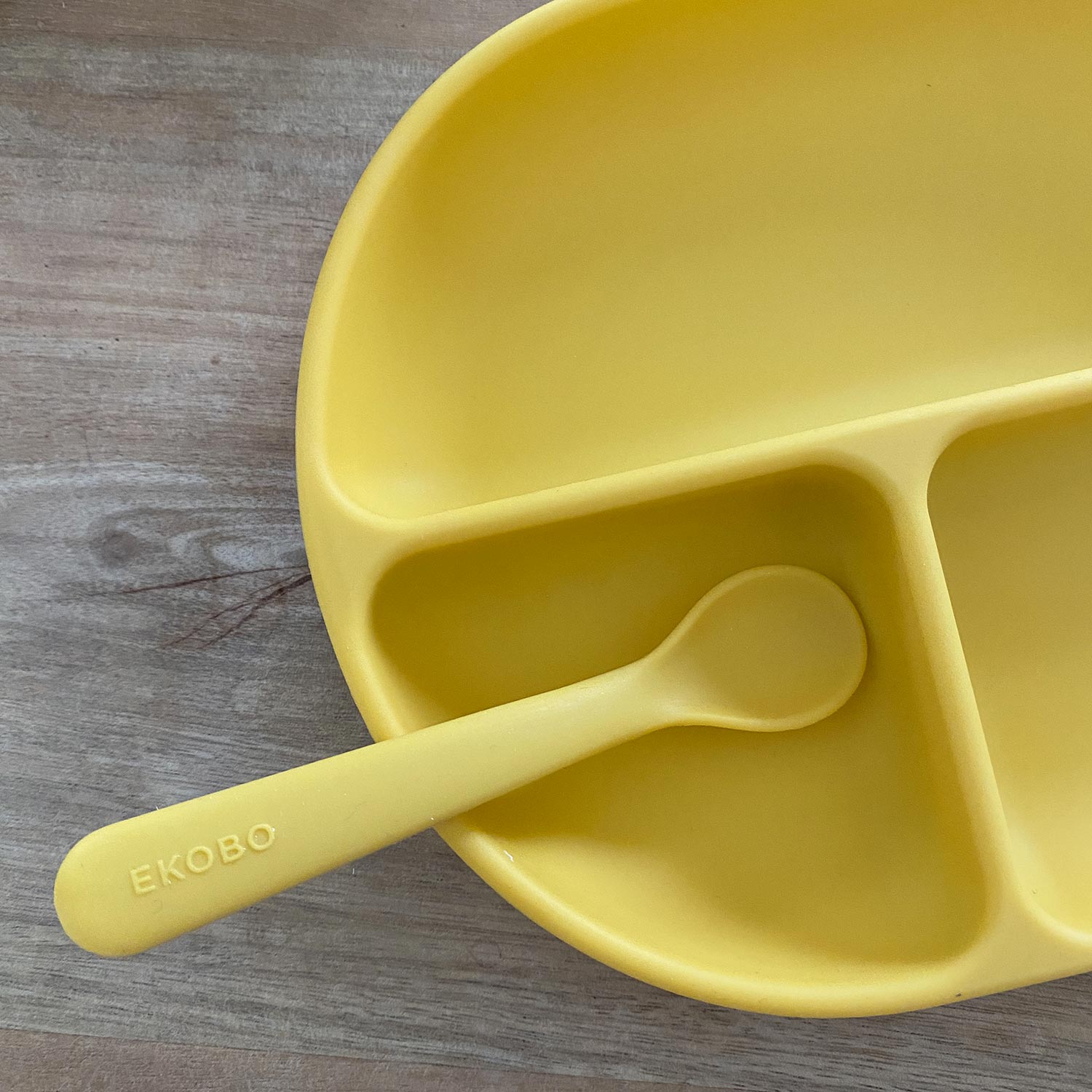 Assiette à compartiments à ventouse en silicone Ekobo - Mimosa - Lilinappy