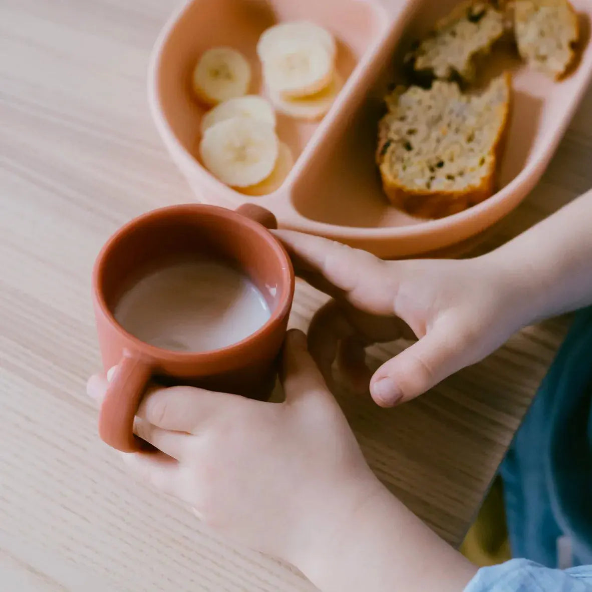 2 tasses à anses en silicone Ekobo - Blush/ Terracotta - Lilinappy