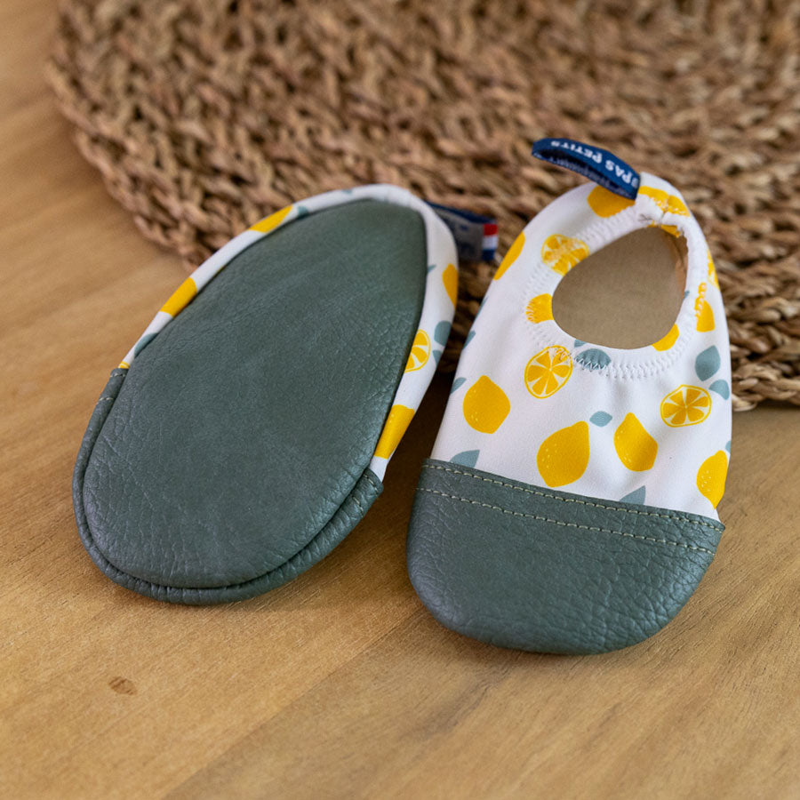Chaussons souples pour l'été Les Pas Petits - Citrons - Lilinappy