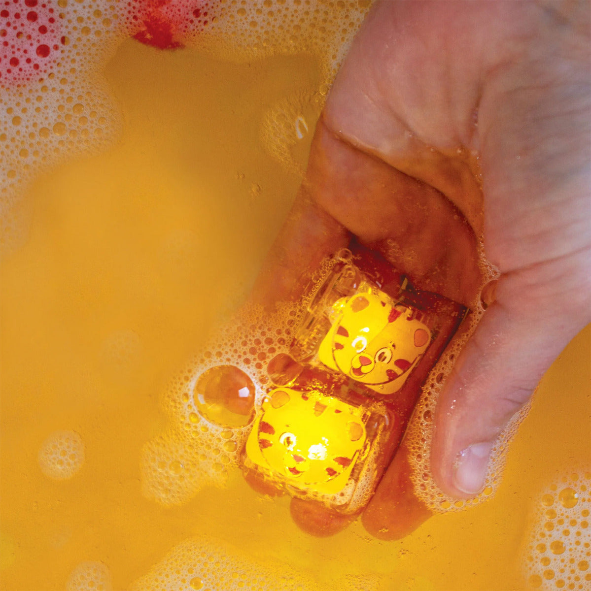 Jouets sensoriels lumineux pour le bain Glo Pals - Daniel - Lilinappy