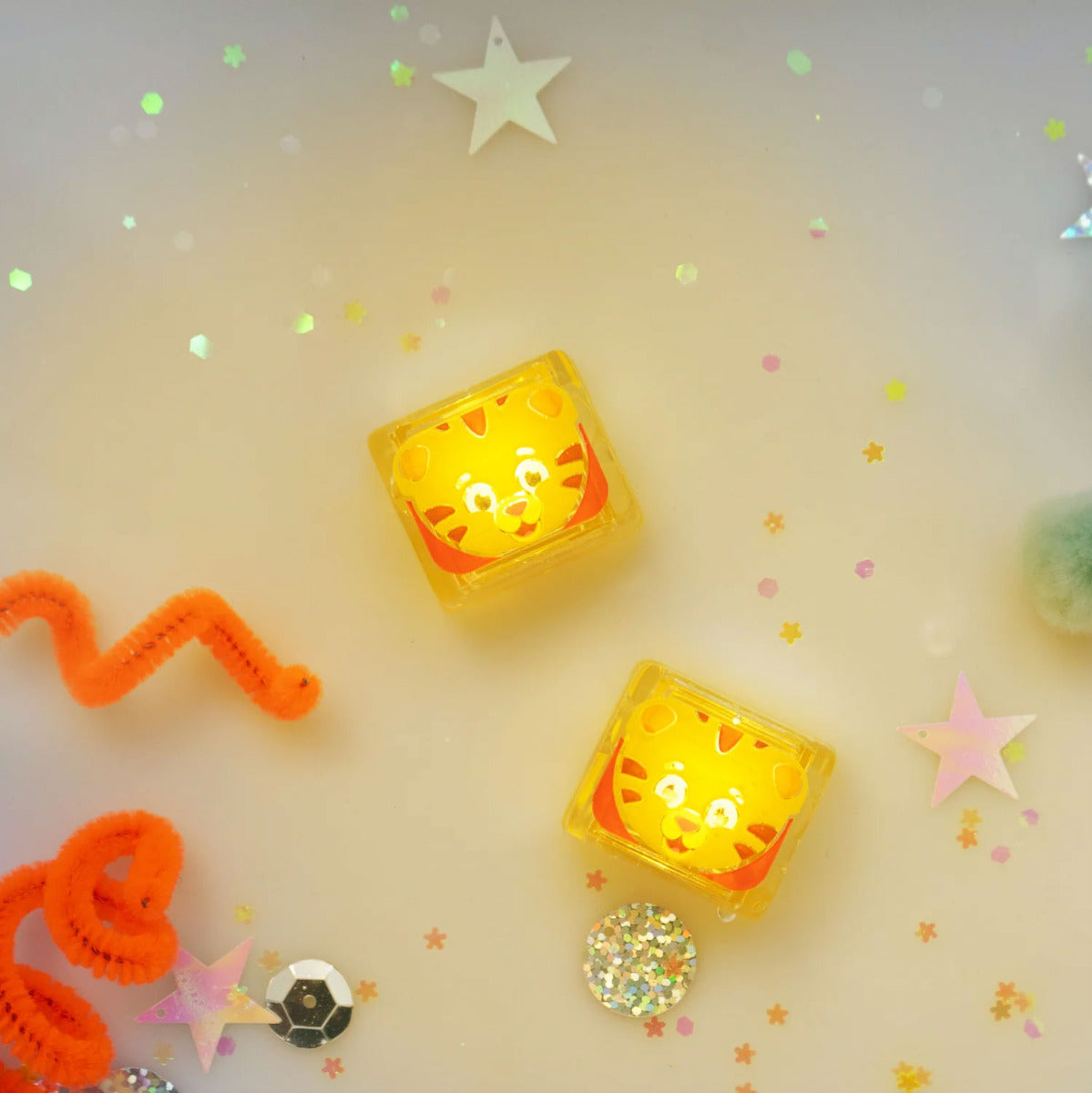 Jouets sensoriels lumineux pour le bain Glo Pals - Daniel - Lilinappy