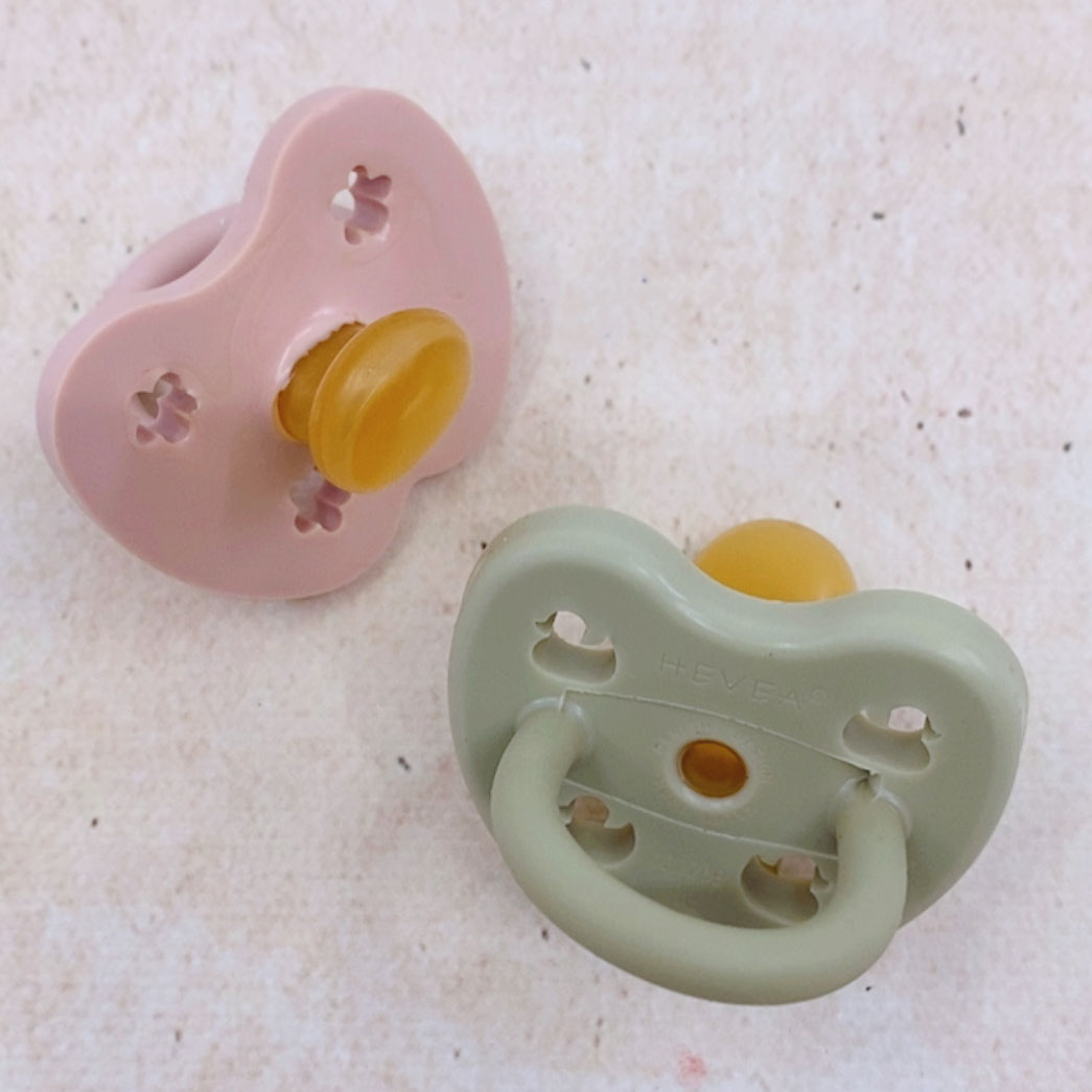 2 tétines en caoutchouc naturel Hévéa - Rose & vert